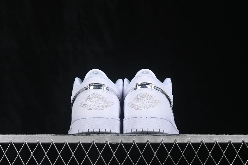 All categories Air Jordan Jordan series basketball shoes Air Jordan 1 Low G version pure original Air Jordan 1 Low AJ1 Joe 1 all silver hook low-top retro culture basketball shoes IQ9381-100